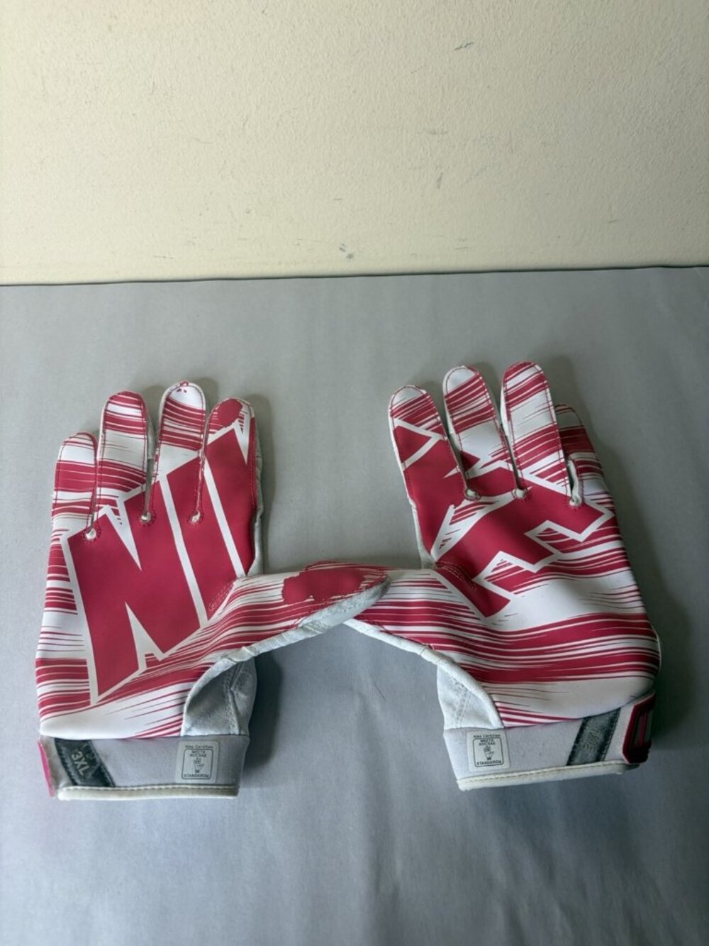 Nike Vapor Jet 3.0 adult receiver football gloves Pink And White Size 3XL